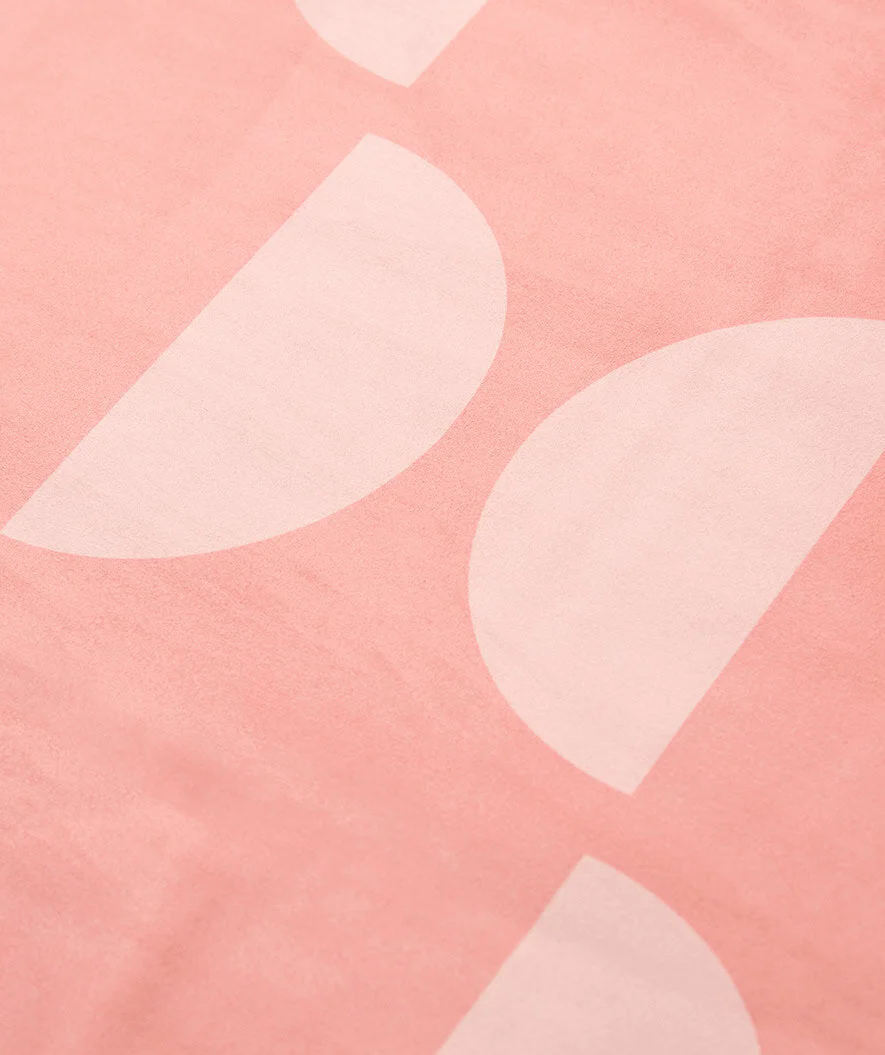 Watery microfiber towel (175 x 110 cm) - Rafferty - Blurish Pink - Image 6