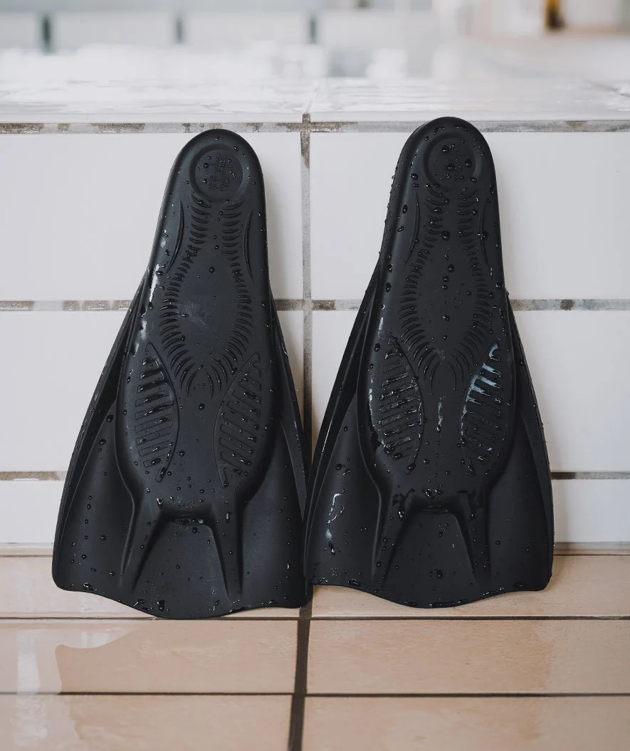 Watery short swim fins - Badger Active - Black - Image 4
