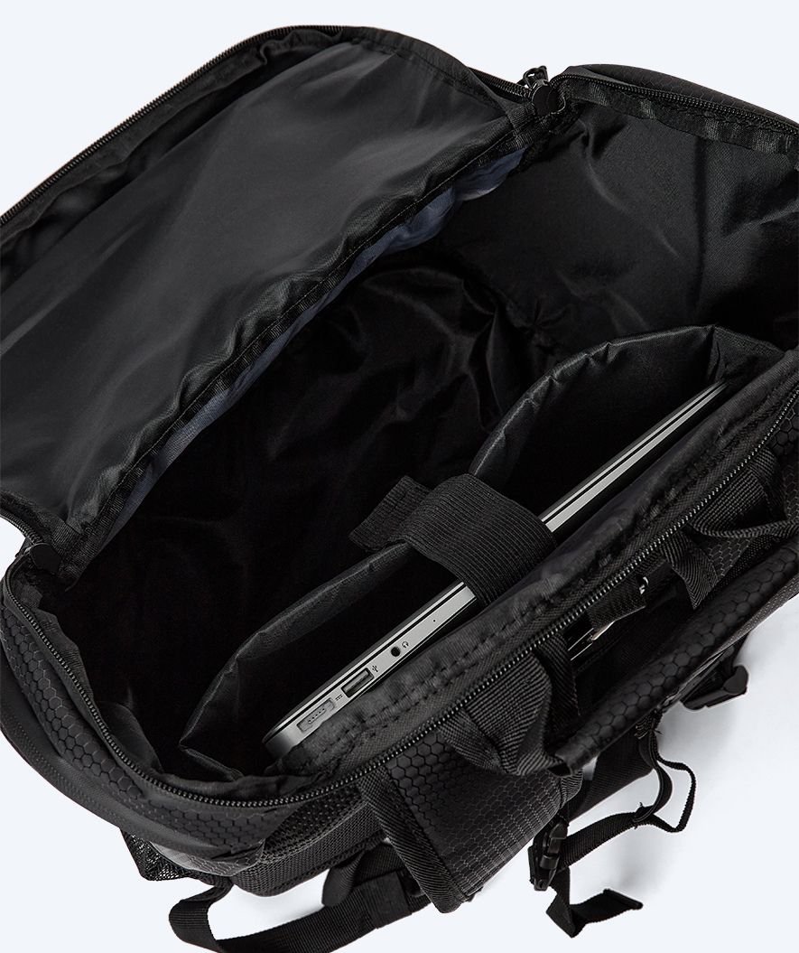 Watery swim bag - Raider Pro 45L - Black - Image 10