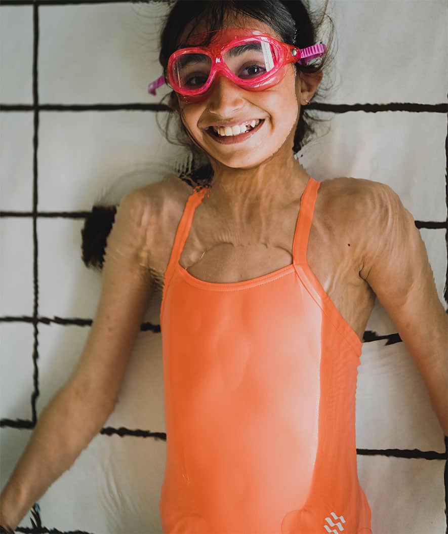 Watery swimsuit for girls - Freestyler Solid - Coral - Image 17